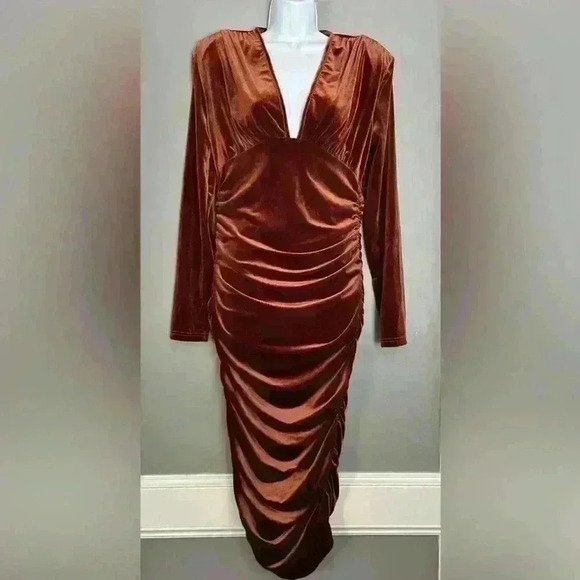 Shein Sexy Deep V-neck Ruched Velvet Bodycon Dress (213) - Picture 4 of 12